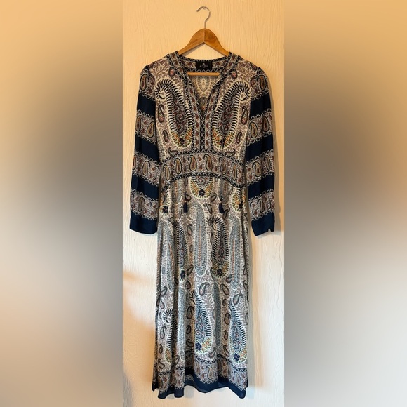 ETRO Mosaic Paisley White and Navy Print Tassel Long Sleeve Maxi Boho Dress - Picture 4 of 17